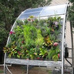 Solar-powered hydro garden